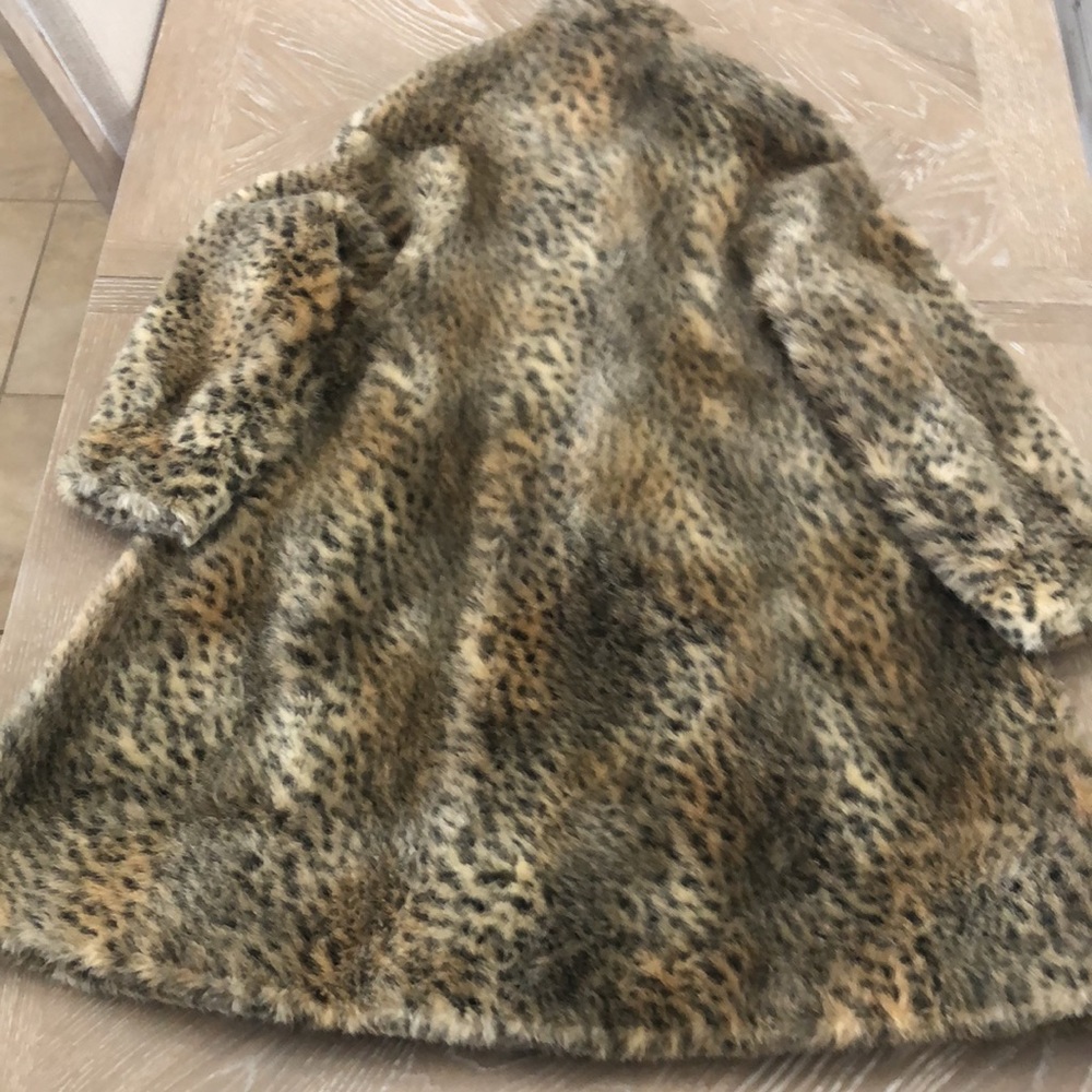 Authentic Saint John Plush Winter Coat - Picture 7 of 7